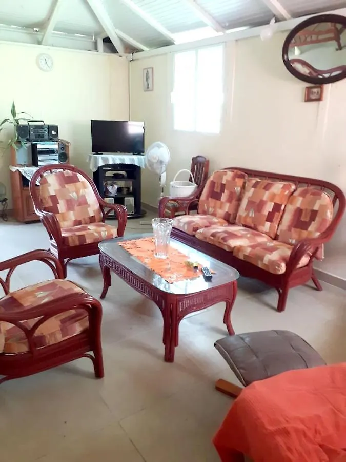 Maison Chaleureuse A Petit-Bourg 0*,  Guadeloupe